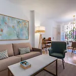 Lirio Suite Apartment - Private Parking Included