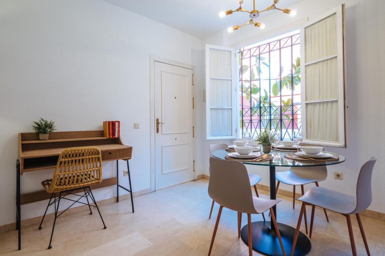 Lirio - Private Parking Included