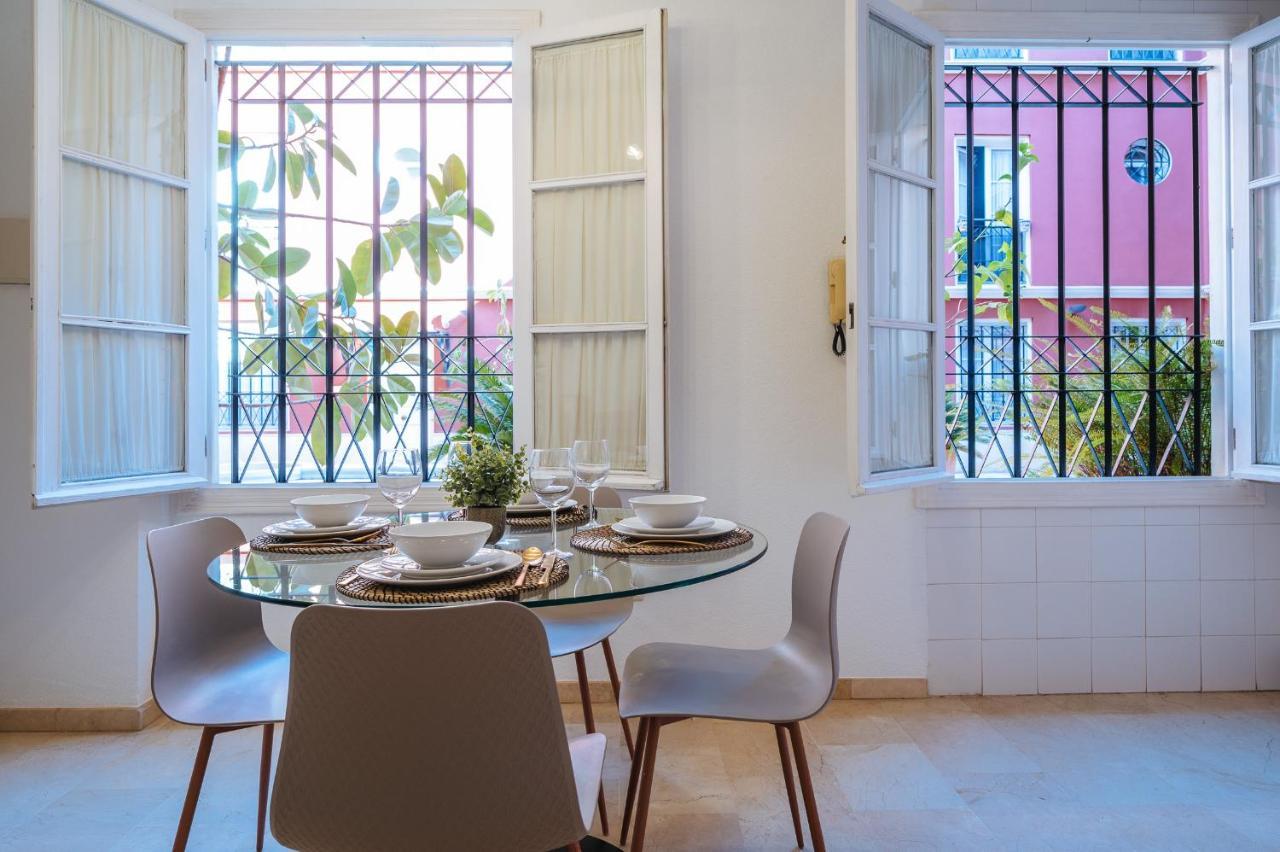 Lirio - Private Parking Included