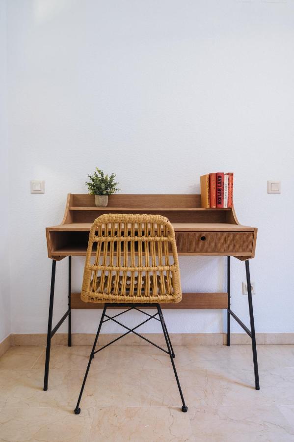 Lirio - Private Parking Included Appartement Séville