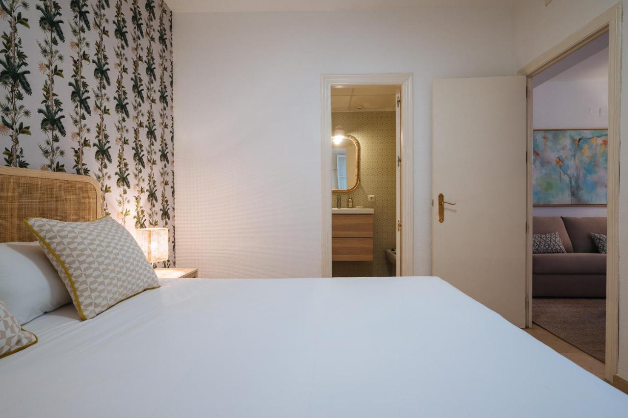 Lirio - Private Parking Included